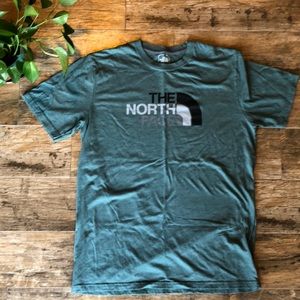 Men’s North Face Tee Olive Classic Fit